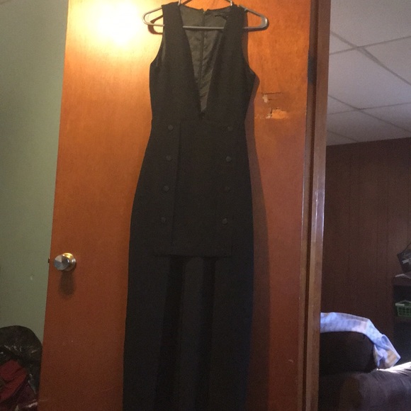 Beautiful long leg cut out dress - Picture 2 of 5